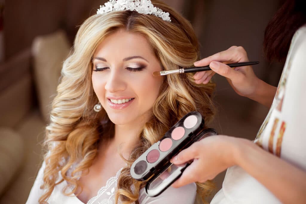 makeup-artist-makeup-on-bride