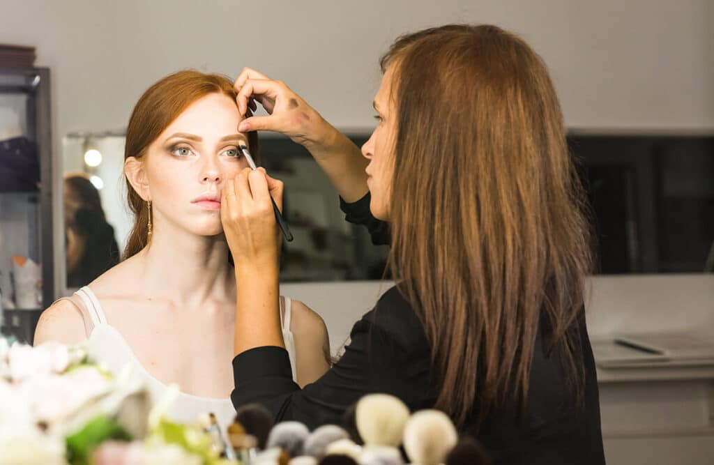 How-to-do-makeup-for-fashion-shows