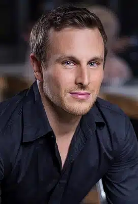 Jonah Levy, SFX special effects makeup artist and Vizio Makeup Academy instructor